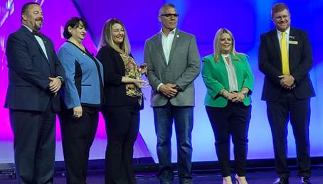 Communications Supervisor Heather Robinson Accepts APCO Line Supervisor of the Year Award in Nashville, TN