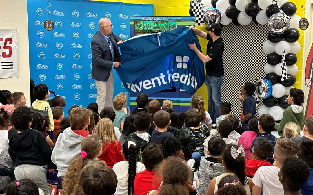 Erik Jones Reads to Local Kids ()