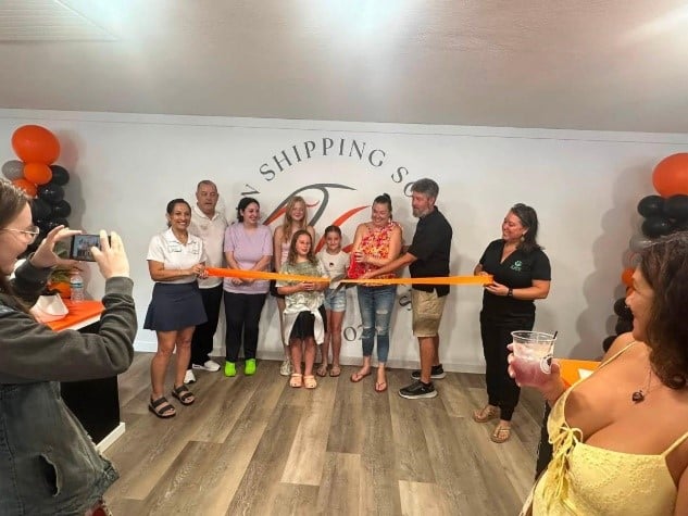 New Bunnell Shipping and Printing Shop Gets a Big Turnout at its Grand Opening